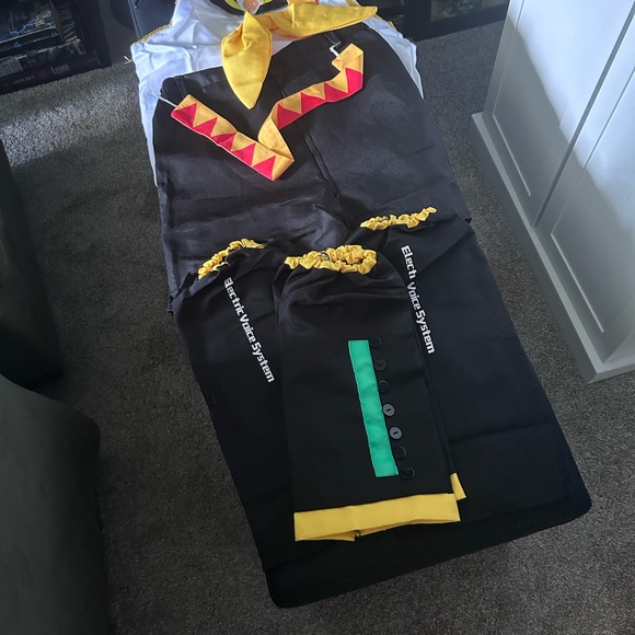 Kagamine Rin costume - Picture 1 of 2